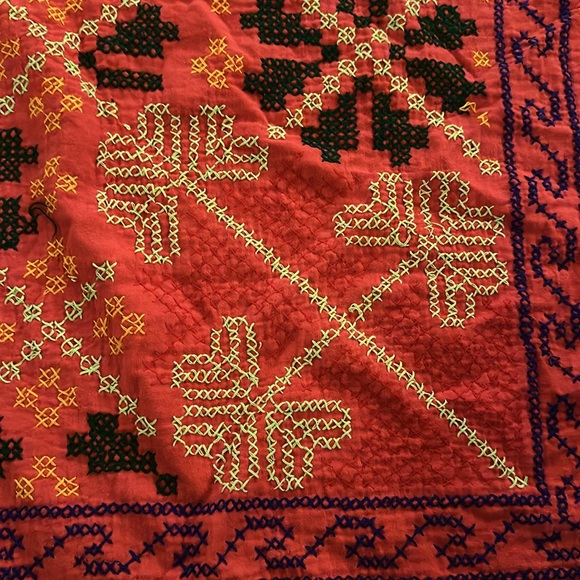 Hand-Stitched Vintage Bedspread - Picture 10 of 13